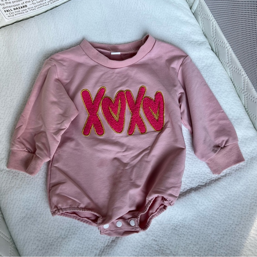 Pink Long-Sleeve XOXO Heart Baby One-Piece